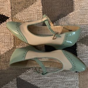 ModCloth kitten heal loafers